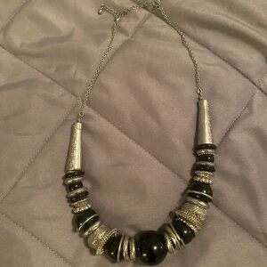 🖤 Elegant Silver and Black Beaded Necklace 🖤